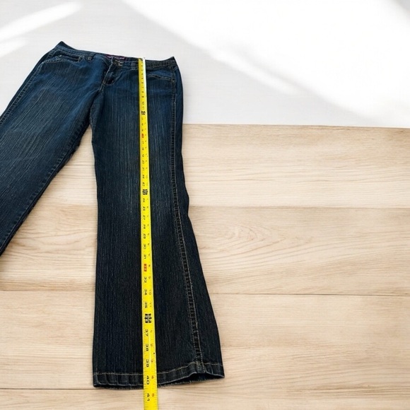 Gloria Vanderbilt Women's Dark Blue Bootcut Jeans – Size 14 – Comfortable & Flat - Picture 4 of 10
